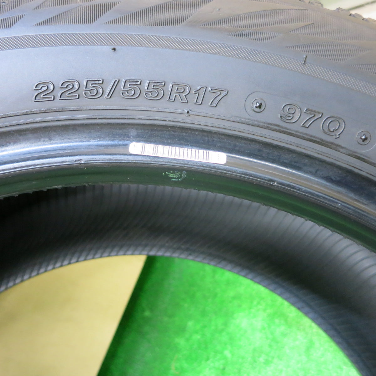 *送料無料*バリ溝！20年！8.5分★スタッドレス 225/55R17 ブリヂストン ブリザック VRX2 タイヤ 17インチ アルファード フォレスター等★4012208イスタ