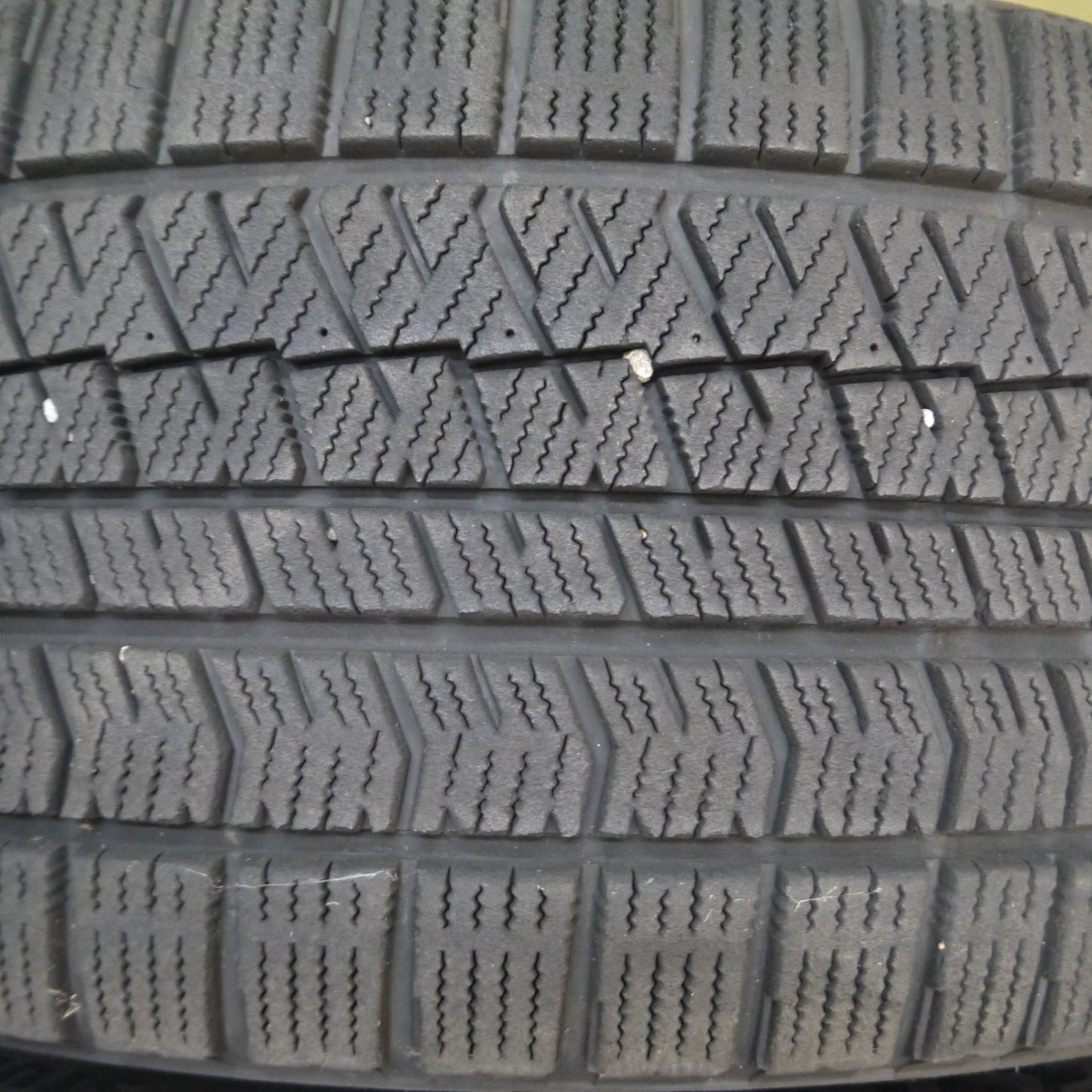 *送料無料*バリ溝！キレイ！9分★ベンツ 等 AGA 245/45R18 スタッドレス ブリヂストン ブリザック VRX2 18インチ PCD112/5H★4013114Hス