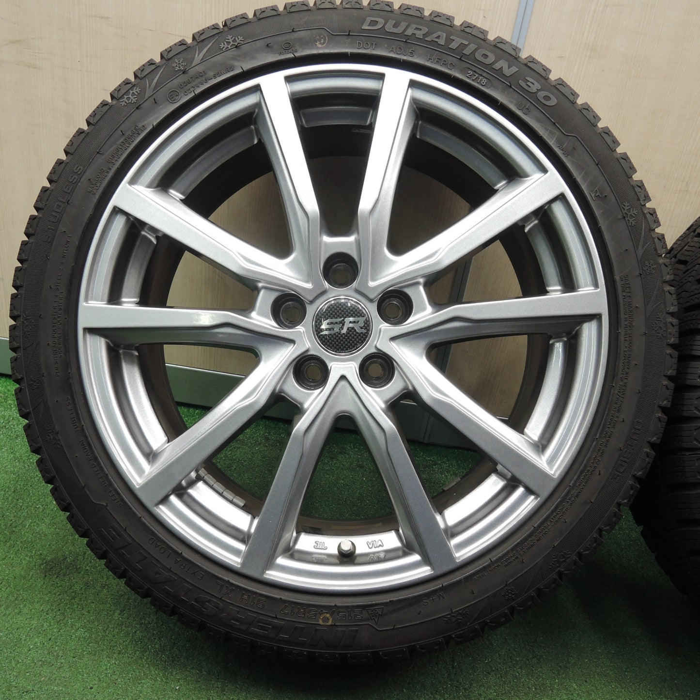 *送料無料* バリ溝！キレイ！9.5分★86 BRZ等 215/45R17 スタッドレス インターステート DURATION30 STRANGER ストレンジャー 17インチ PCD100/5H★4021603NJス